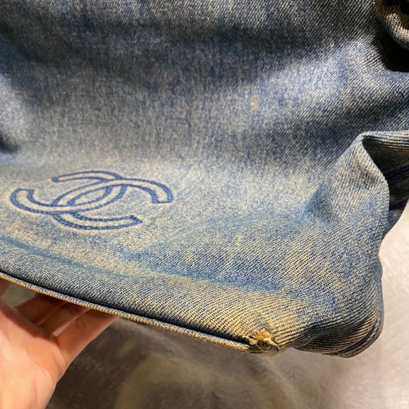 Chanel tote - Picture 11 of 15